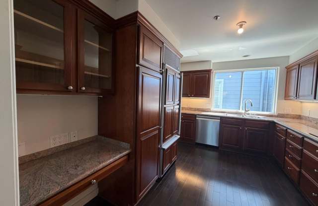 Luxury Pacific Heights 3BD/2.5BA with Private Rooftop Deck Gallery 4