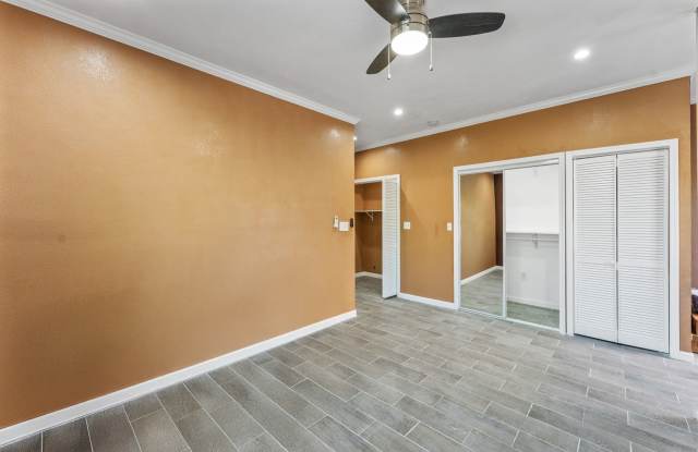 Charming 1BR House in Riverside Gallery 3
