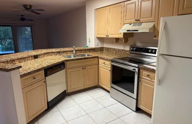 2205 S Cypress Bend Drive Gallery 2