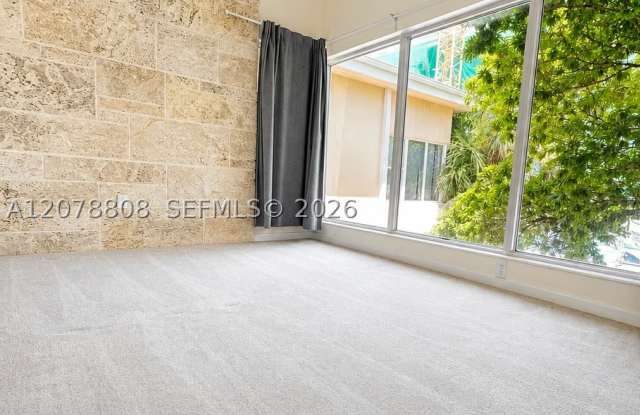 9400 E Bay Harbor Dr Gallery 4