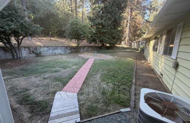 7665 Rogue River Hwy Gallery 3