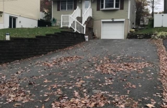 413 WILLS AVE - 413 Wills Avenue, Hopatcong, NJ 07874