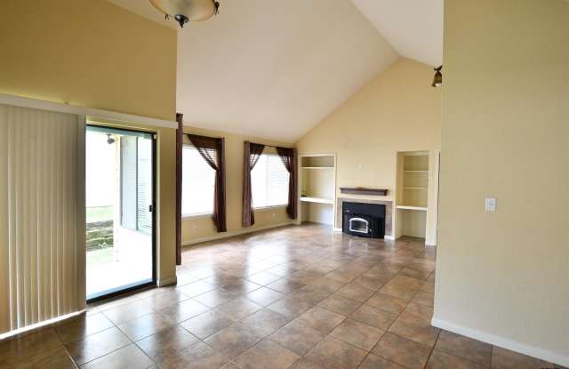 1725 Eaglewood Gallery 2