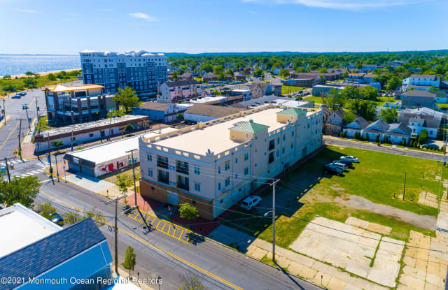 276 Beachway Avenue - 276 Beachway Avenue, Keansburg, NJ 07734