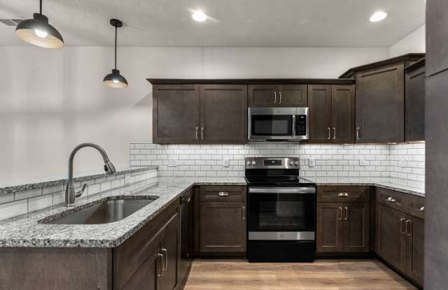 NEW LUXURY 2 BED 2 BATH 1 CAR GARAGE DUPLEX Gallery 3