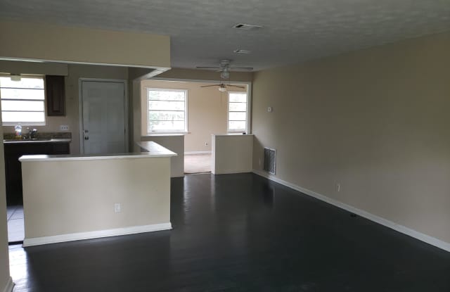 10261 COLONIAL CT Gallery 2