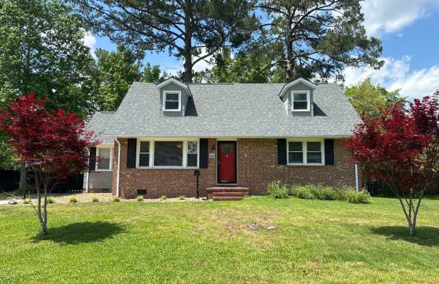 Eager to be in Northwoods? Check out Edgewood Drive! - 809 Edgewood Drive, Jacksonville, NC 28540