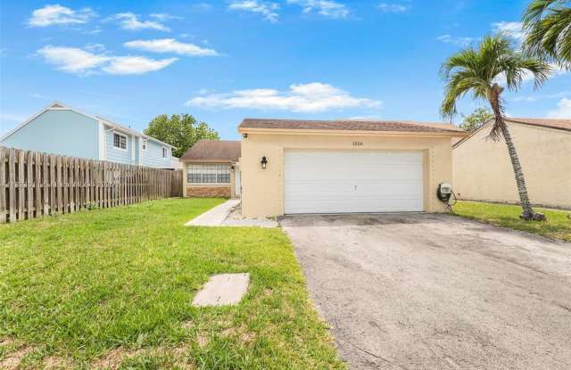 1356 Pelican Ct photos photos