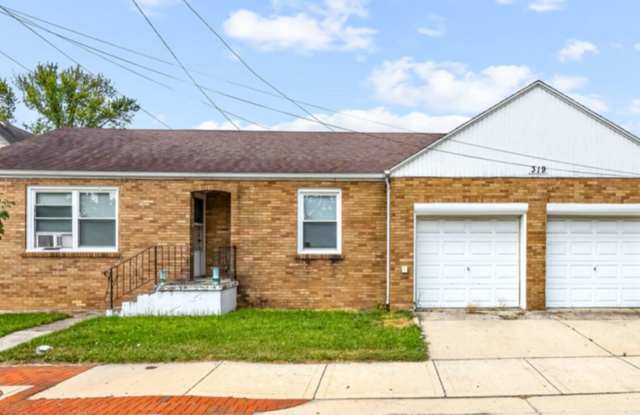 319 N Center St. photos photos