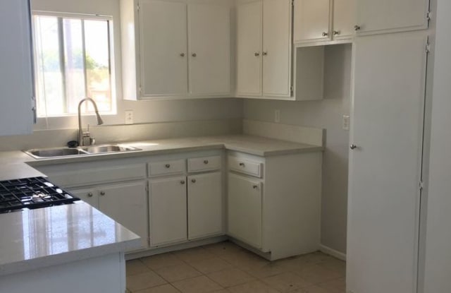 1890 Chestnut Avenue - 1890 Chestnut Avenue, Long Beach, CA 90806