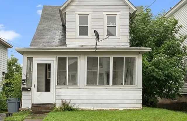 209 Freeman Ave photos photos