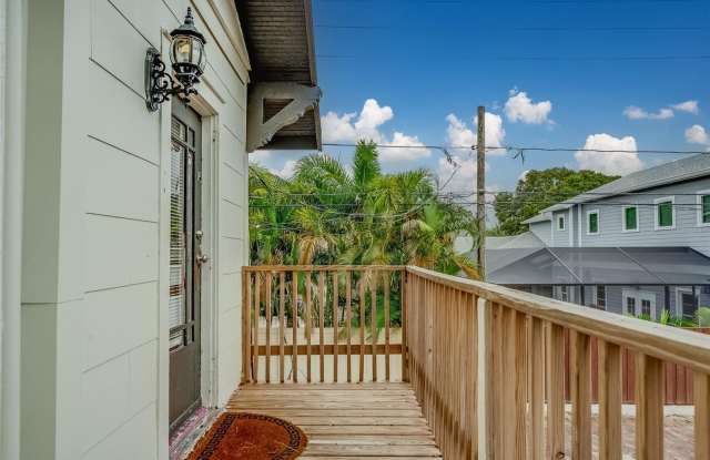 425 11TH AVENUE NE - 425 11th Avenue Northeast, St. Petersburg, FL 33701 425 11TH AVENUE NE - 425 11th Avenue Northeast, St. Petersburg, FL 33701