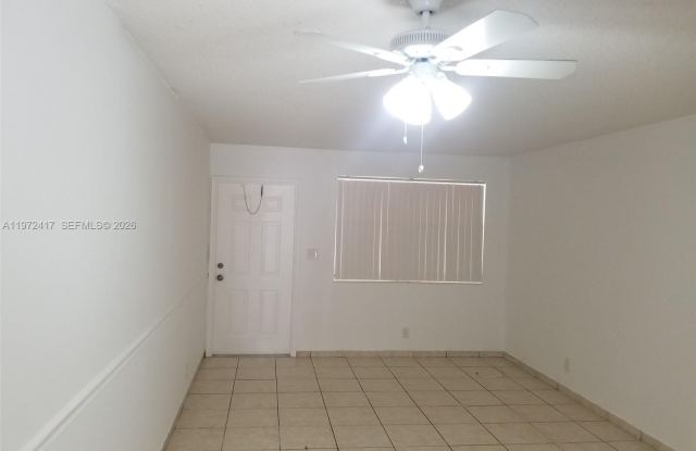 850 E Commercial Blvd photos photos