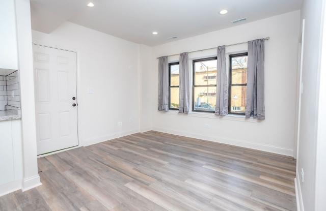 3056 S KEELER Avenue Gallery 2