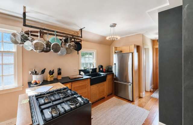 Classic New England Home with Pool, Office, and Garage in Newington, NH – $4,200.00/mo Gallery 3