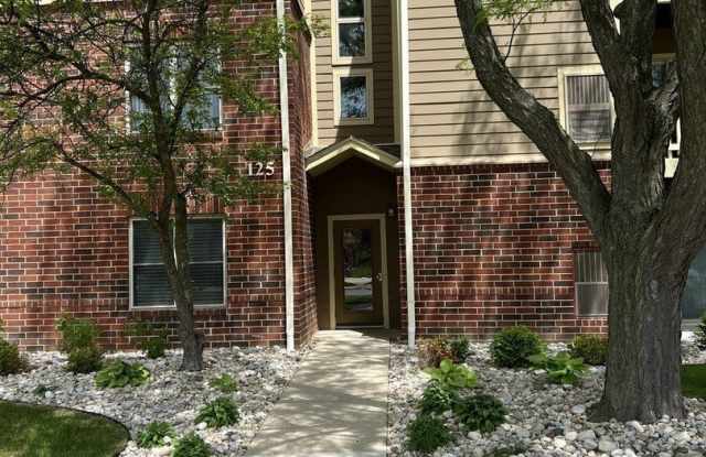 125 GLENGARRY Drive unit: 104 photos photos