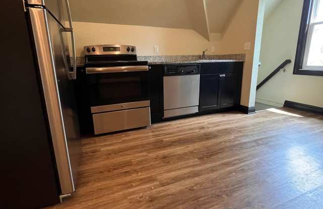 141 E Gorham - Unit 3 Gallery 3