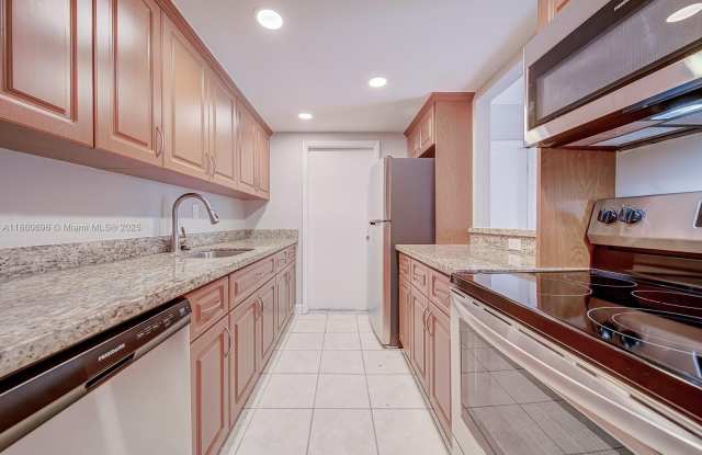 13872 SW 90th Ave - 13872 Southwest 90th Avenue, Kendall, FL 33176 13872 SW 90th Ave - 13872 Southwest 90th Avenue, Kendall, FL 33176