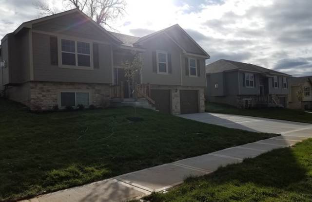 1305 Northwest High View Drive Gallery 4