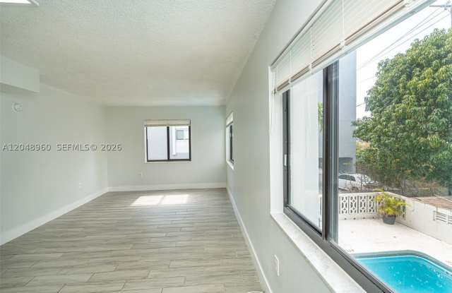810 Salzedo St photos photos