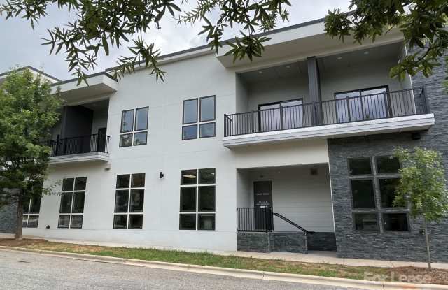 19546 Greentree Way unit: 202 photos photos