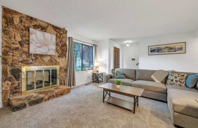 Old SW Charming home with HOA Pool! Gallery 3
