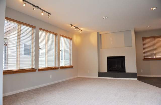 5214 11th Avenue Northeast Gallery 3