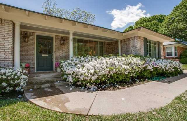 6456 Woodcrest Lane Gallery 3