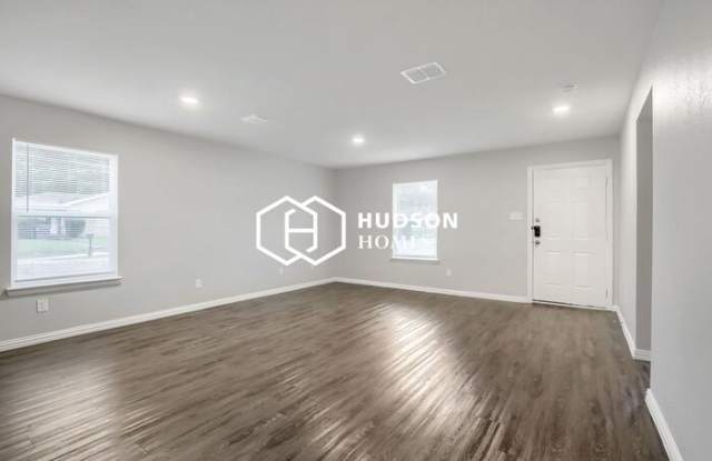 828 Pecan Avenue Gallery 4