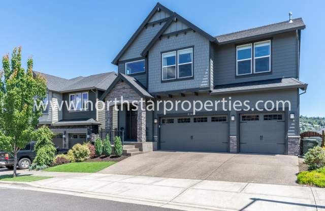 Stunning Like-New Bonny Slope Residence with Sweeping Views Gallery 3