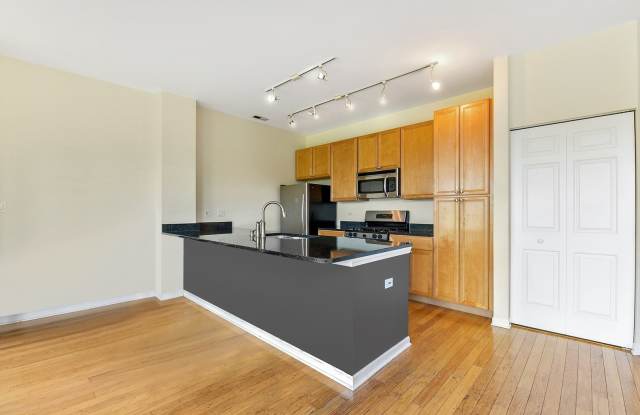 1500 South Halsted Street Gallery 4
