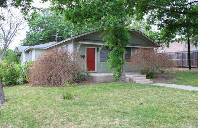 2 BEDROOM - MAHNCKE PARK Gallery 3