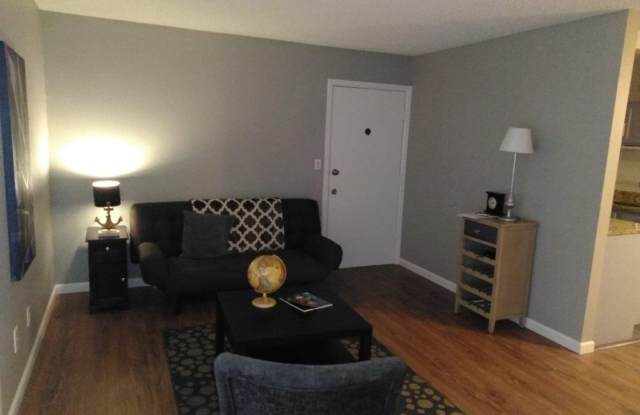 Cherry Creek Schools, 2 bed, 1 bath, 900 sf condo $1200 photos photos