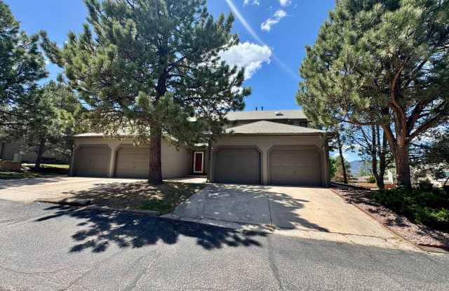 Cozy Townhome on North side with 1 car garage photos photos