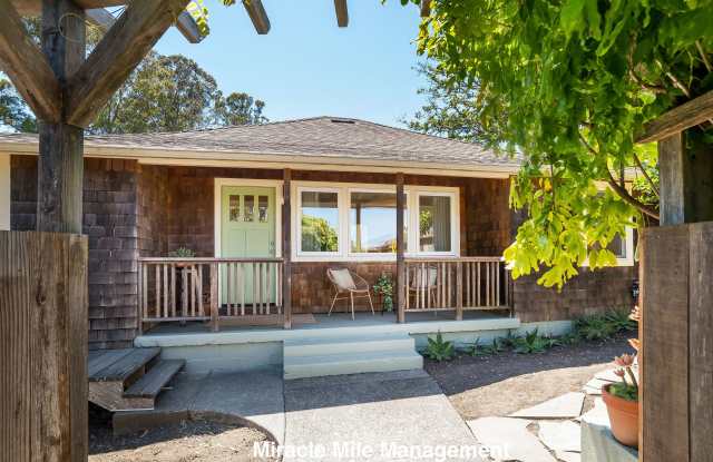 300 Cape Court photos photos