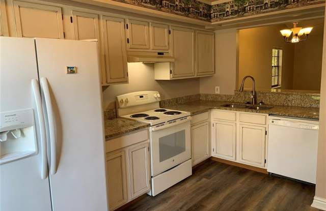 112 CANDLEWICK COURT Gallery 2