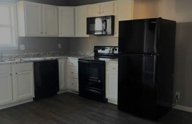 3402 S Leonine - 3 Bedroom - 1 Bathroom – 1 Car Garage - $1,295 photos photos