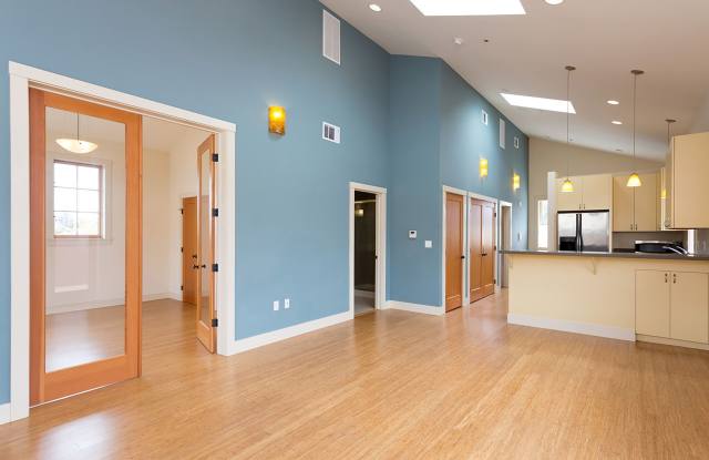 Available Unit In The Heart Of Elmwood! photos photos Available Unit In The Heart Of Elmwood! photos photos