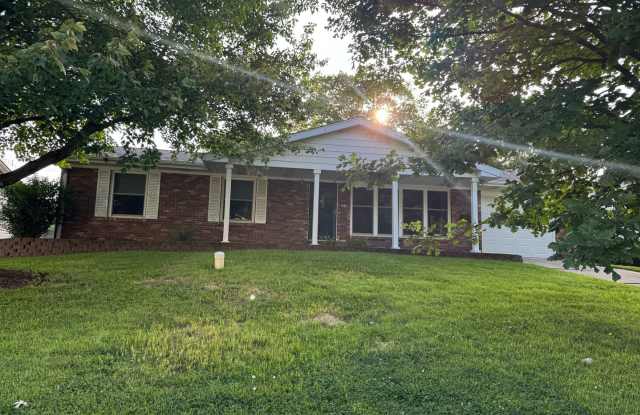 Move in Ready - 2944 Homewood Avenue, St. Charles, MO 63301