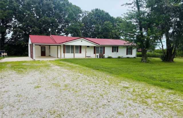 3 Bedroom 2 Bath home in Edgar Springs Gallery 4