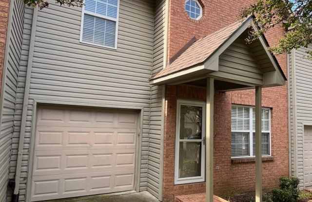Knoxville 37923 - 2 bedroom, 2.5 Condo - Contact Kristie Hopwood (865) 233-6467 photos photos