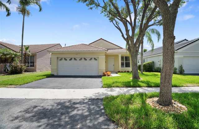824 Sand Creek Cir photos photos
