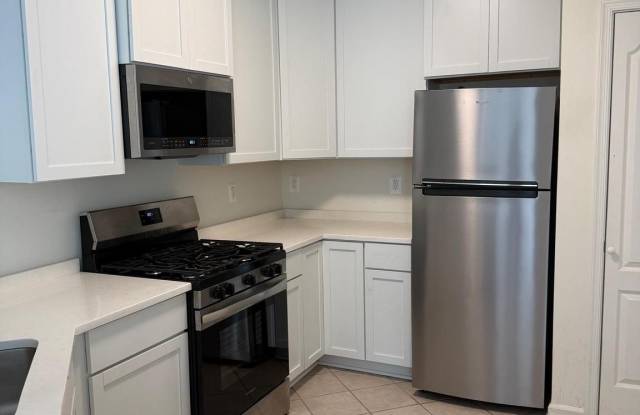 1704 LAKE SHORE CREST Drive Gallery 2