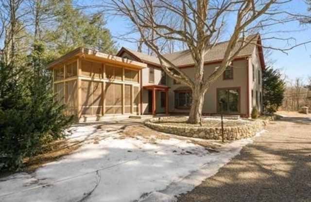 745 Washington St - 745 Washington Street, Wellesley, MA 02482