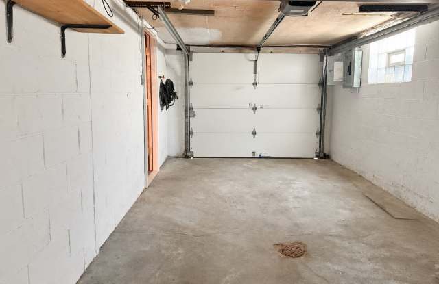 2768 Glenny Lane Gallery 3