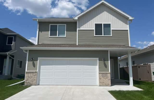 Spacious 3-Bedroom, 3-Bath Home in Horace, ND photos photos