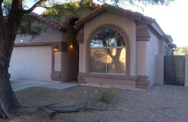 Spacious 4-Bed Home in Rancho Sahuarita – Comfort, Style  Community Living! - 270 East Thomas Jefferson Way, Sahuarita, AZ 85629