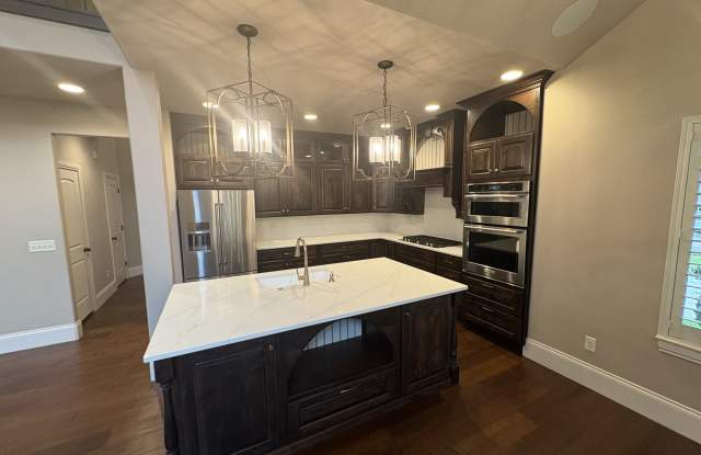 431 North Fairway Drive Gallery 3