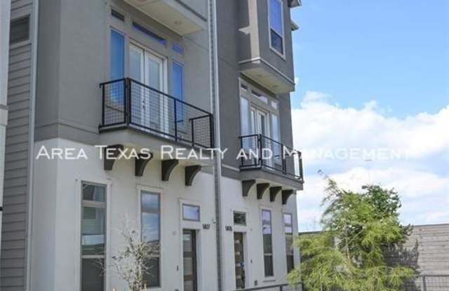 5835 E Post Oak Ln Gallery 2