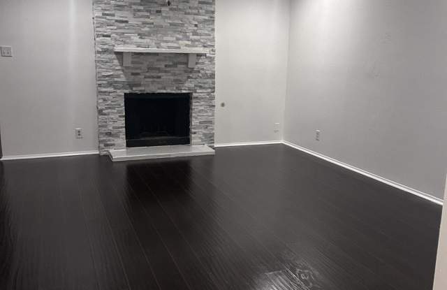 2615 Lakebriar photos photos